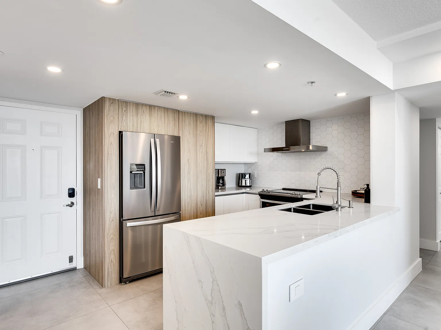 2 bed, 1092 sqft, $4,500 — Photo 2