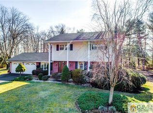 11 Woodcrest Cir, Monroe Township, NJ 08831