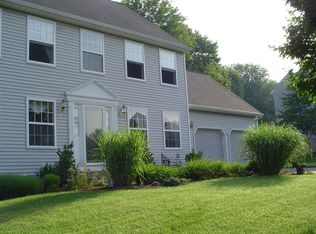 35 Chatham Dr, Manchester, CT 06042
