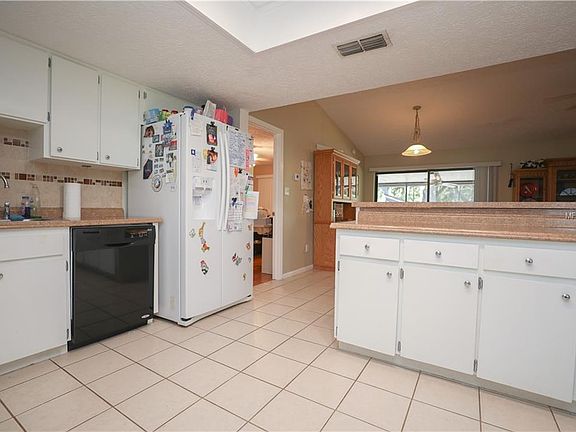 4th image of 2315 Gnarled Oak Ave
