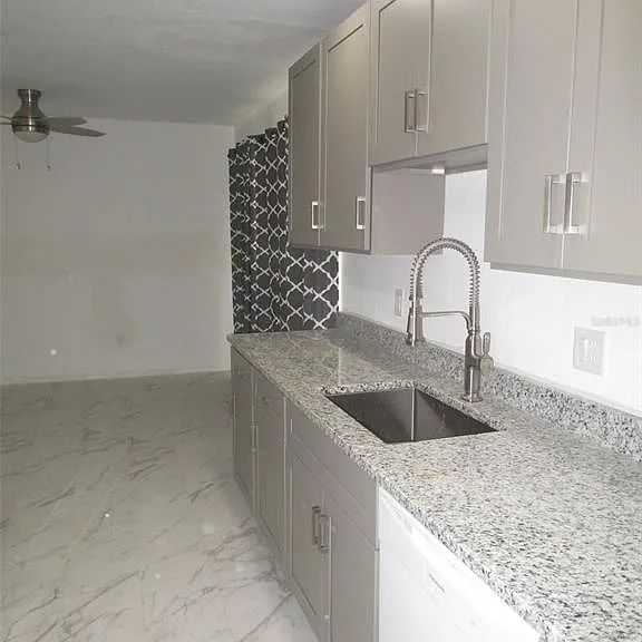 23029 Alabaster Ave — Photo 3
