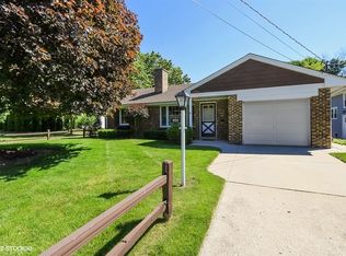 855 Burton Ave, Highland Park, IL 60035