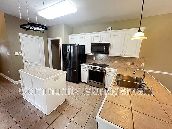 5th image of 9449 Hidden Trail Dr