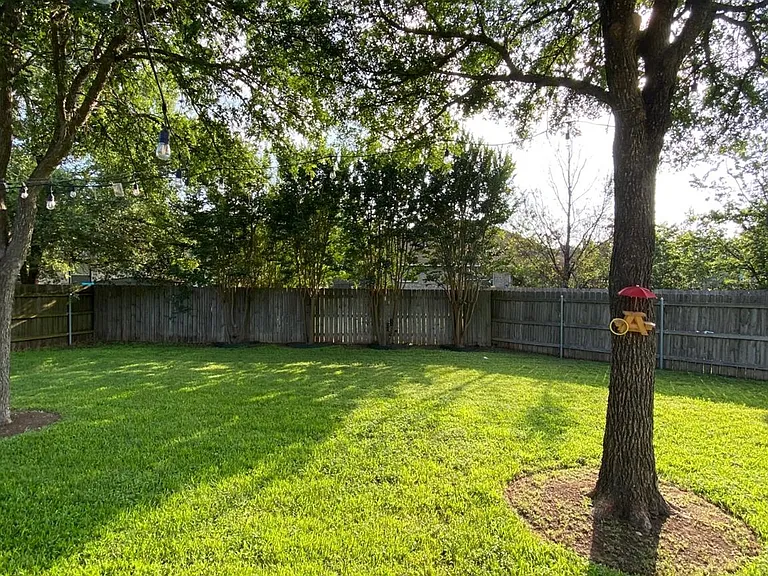 2623 Goldfinch Dr — Photo 16