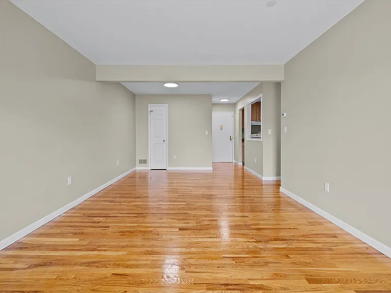 10-12 Chestnut St #207A — Photo 16