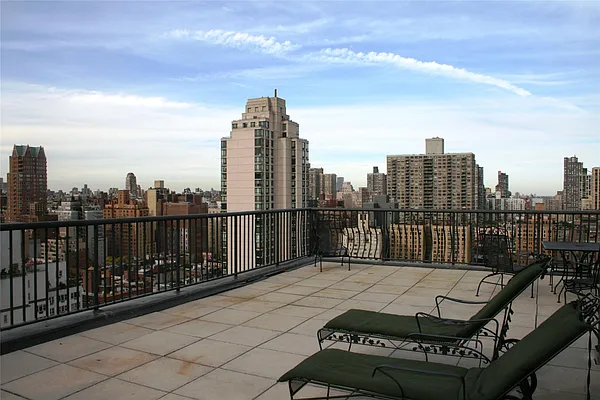 Rented by Douglas Elliman | media 19