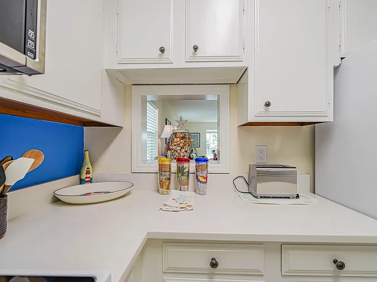 1441 Ocean Dr — Photo 11