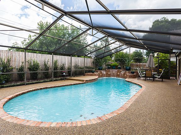 5th image of 2441 Pershing Oaks Pl