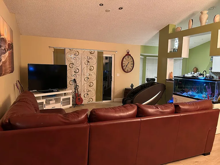 102 SW Glenwood Dr — Photo 16