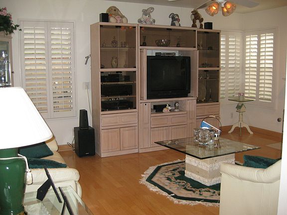 Family Room - Open to Kitchen