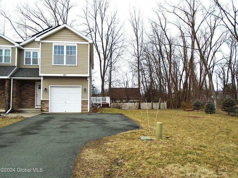2nd image of 40 Carroll Hill Court