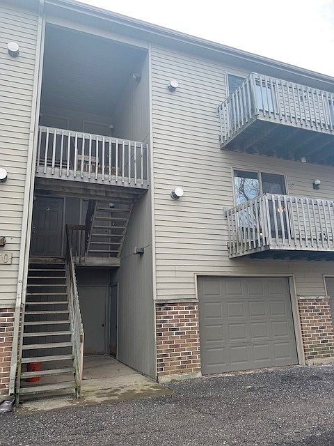1st image of 350 Woodridge Cir Unit G