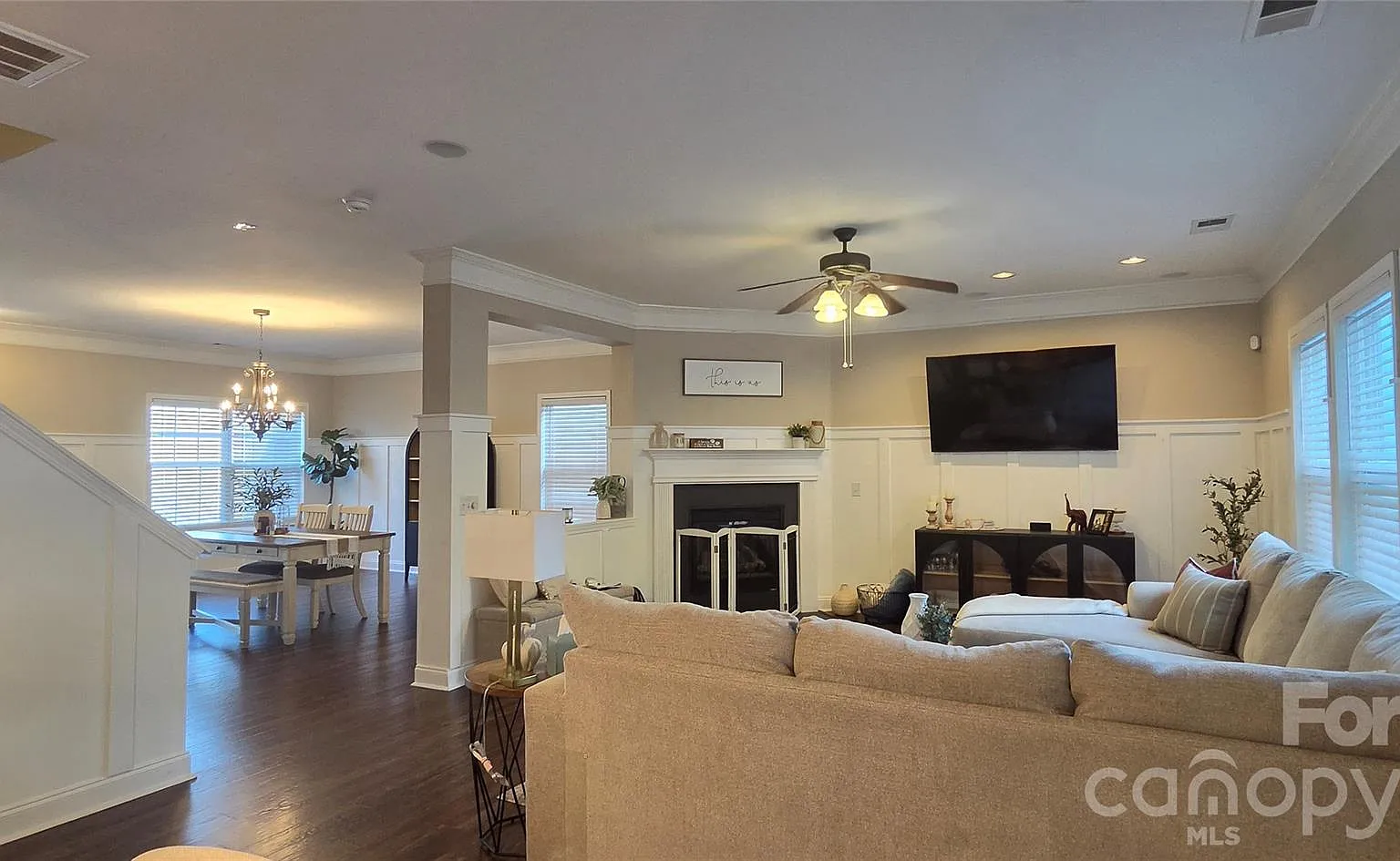3 bed, 2.5 bath, 2609 sqft, $2,650 — Photo 4