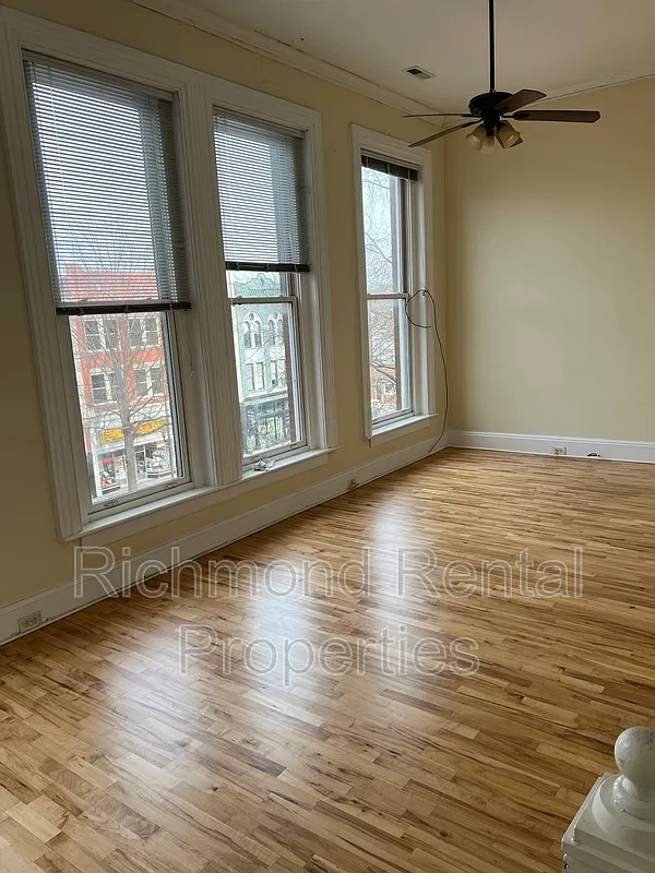 11 E Broad St — Photo 4