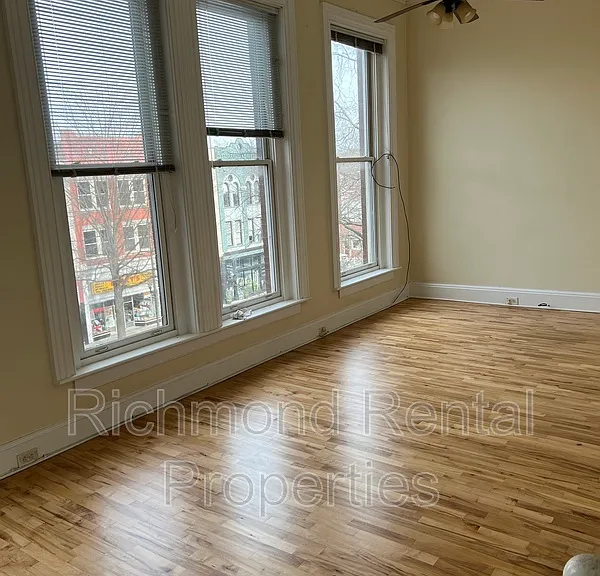 11 E Broad St #1 — Photo 4