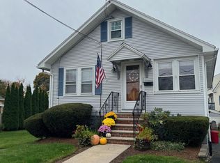 20 Oak St, Stoneham, MA 02180