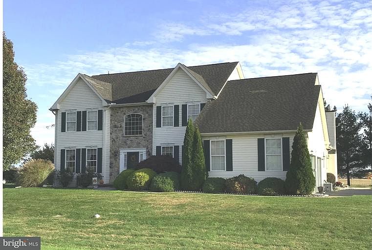 1st image of 111 E Cedarwood Dr