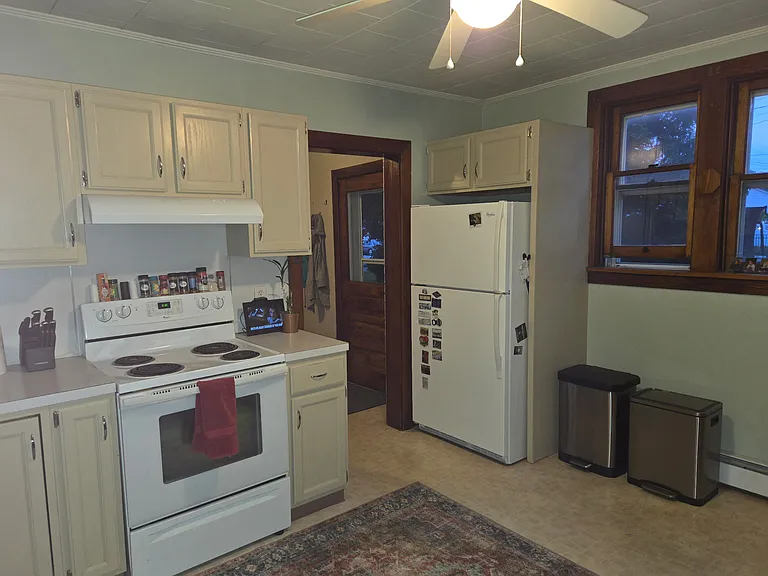 70 W Caracas Ave — Photo 6