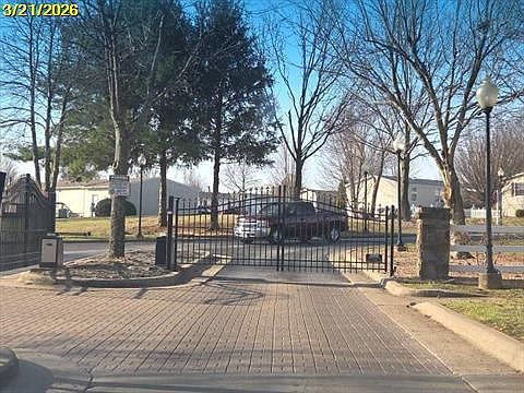 4th image of 2737 S Planter Rd