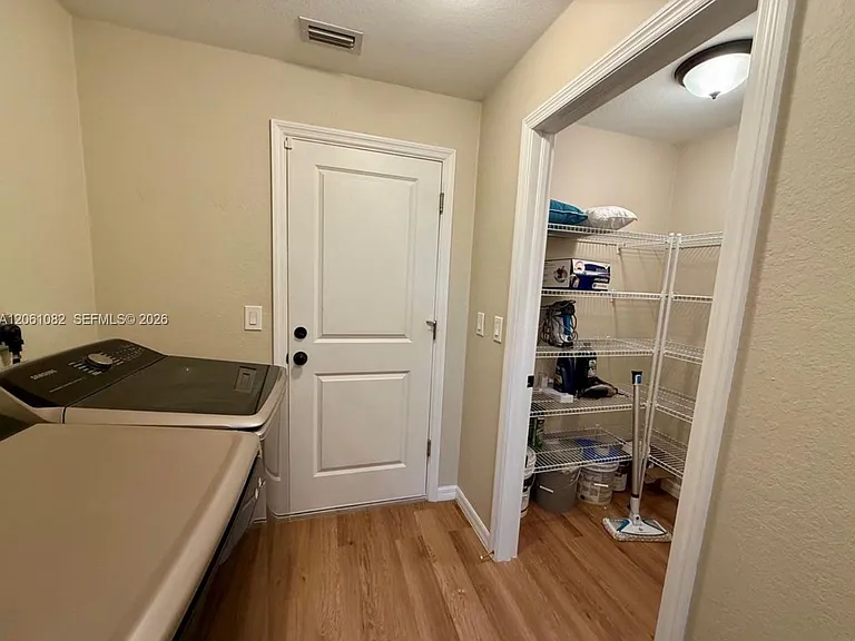 7033 Waldo Cir — Photo 18