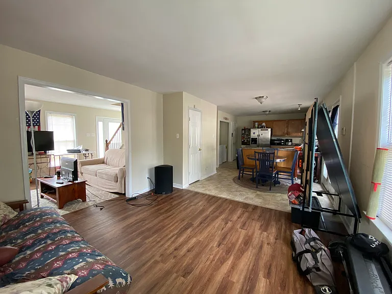 1608 Wallace St — Photo 28