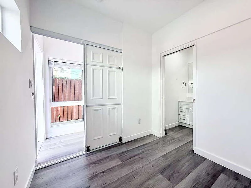 1258 Leighton Ave — Photo 4