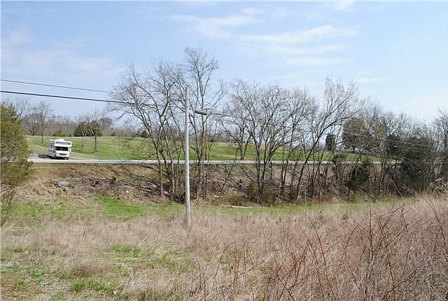 2nd image of 3542 Hartsville Pike
