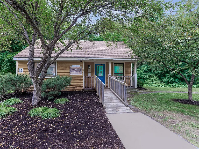 15 Country Meadows Ln — Photo 8