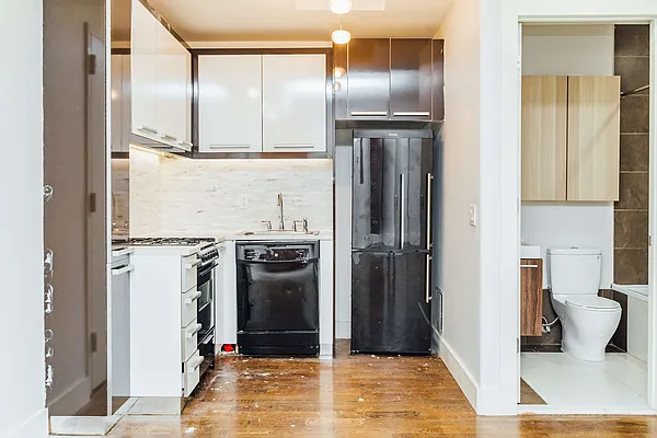 Rented by Nooklyn NYC LLC | media 76