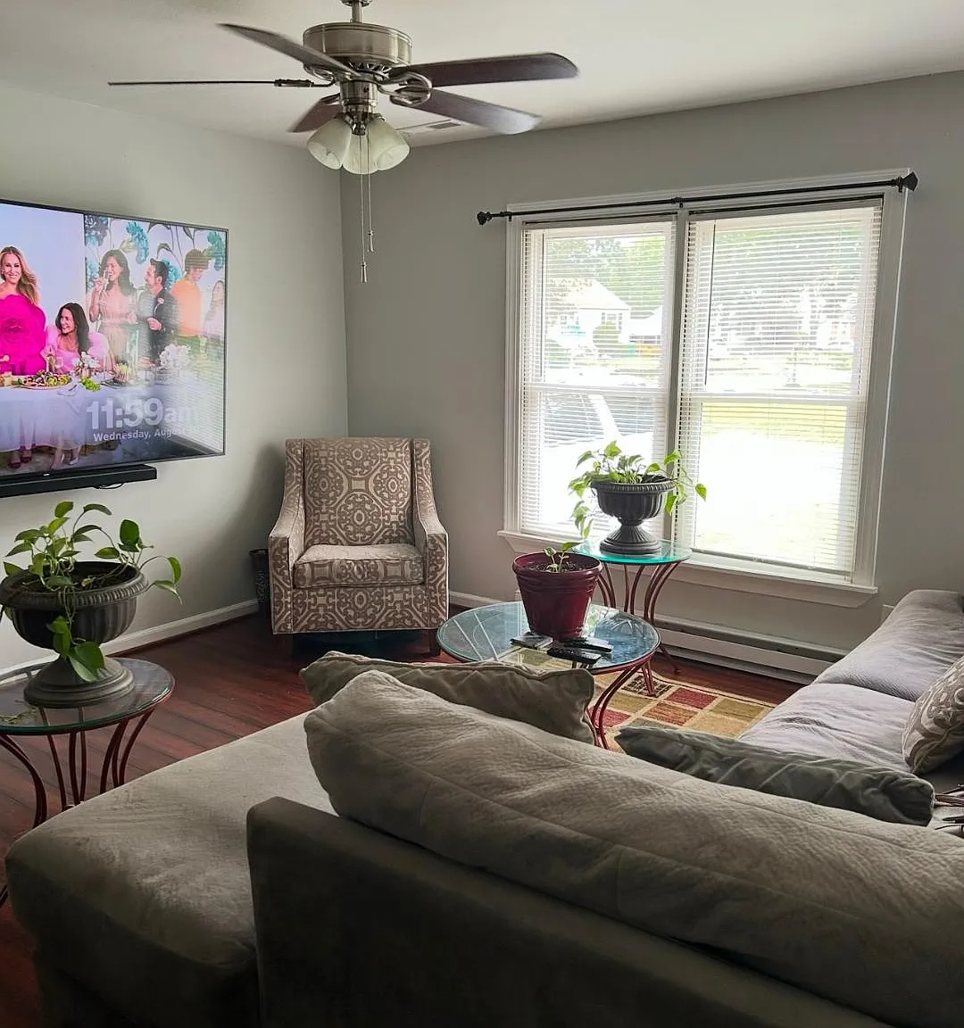 3 bed, 1123 sqft, $2,100 — Photo 4