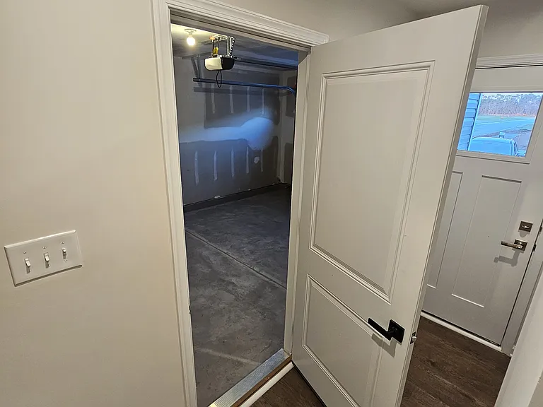 2032 Lewis Creek Cir NE — Photo 2