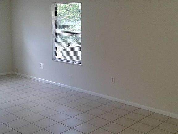 5th image of 2421 Cedar Ave