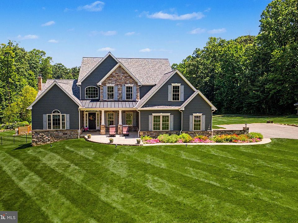 1st image of 458 N Sandy Hill Rd