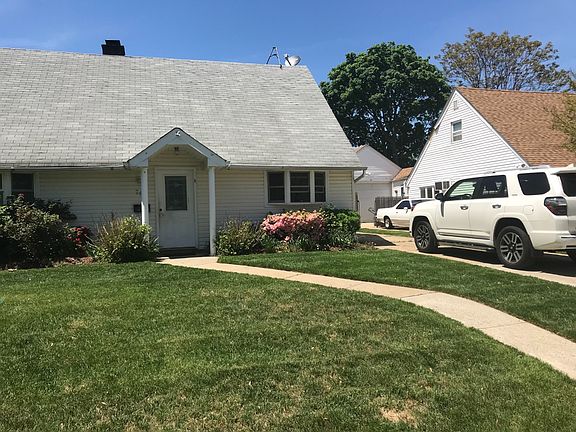2nd image of 2409 3rd Ave