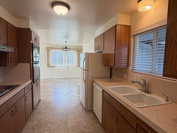 4th image of 892 Middle Rincon Rd