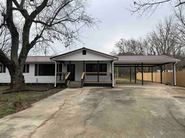 1113 Blountsville St NE, Hanceville, AL 35077