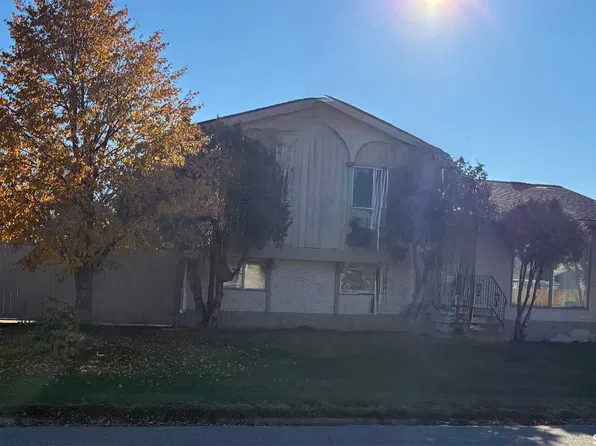 302 2nd Street W, Meadow Lake, SK S9X 1E4