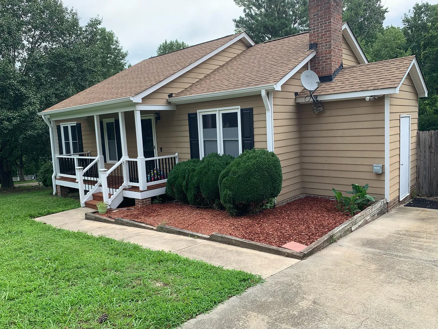 4 bed, 1523 sqft, $2,200 — Photo 2