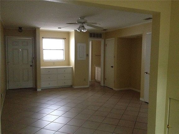 5th image of 1510 W North Loop Blvd APT 1026