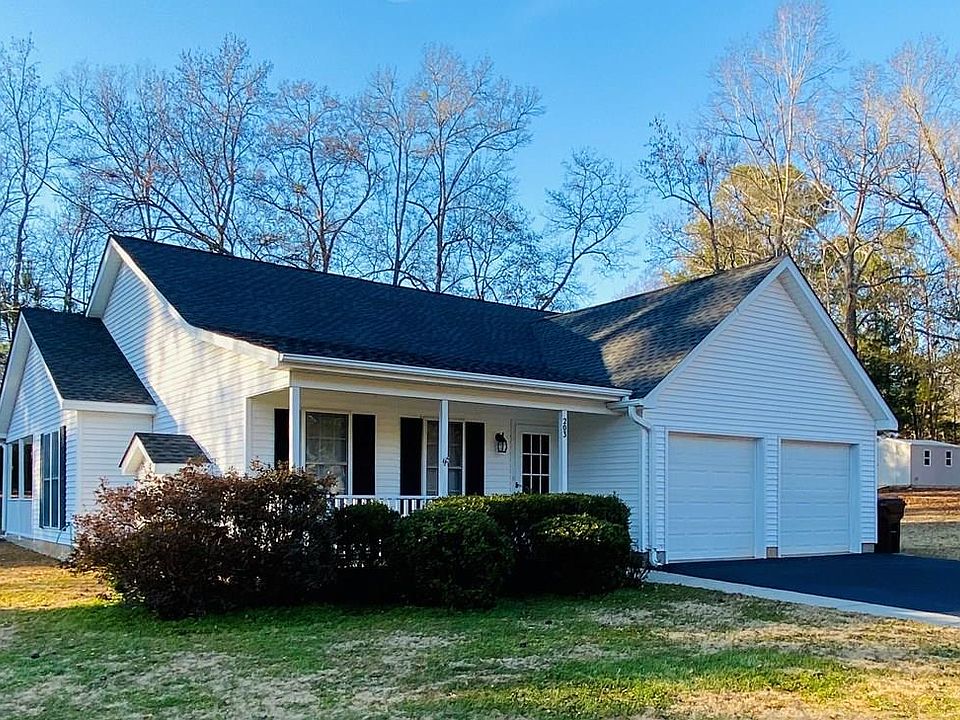 1st image of 203 Woodbury Dr