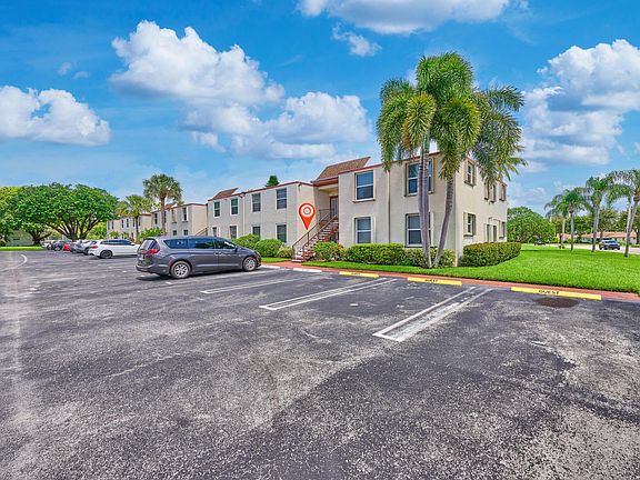 2nd image of 9 Willowbrook Lane #107