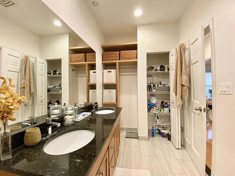 2429 N Albany Ave #2 — Photo 20