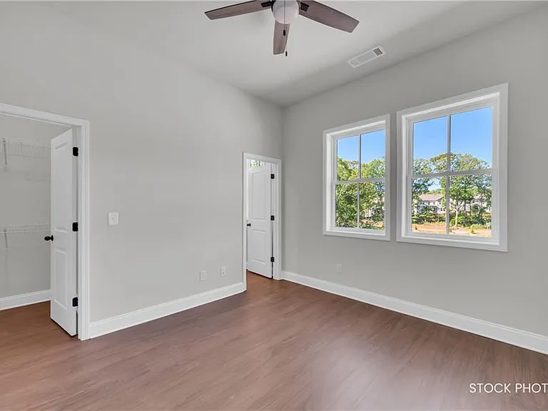 1038 Homestead Way St — Photo 16