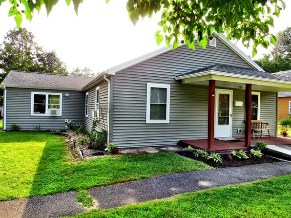 2028 East St, Three Rivers, MA 01080