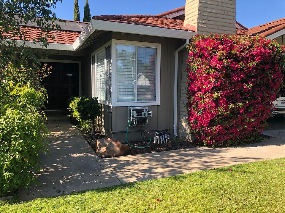 1st image of 679 Bend Dr