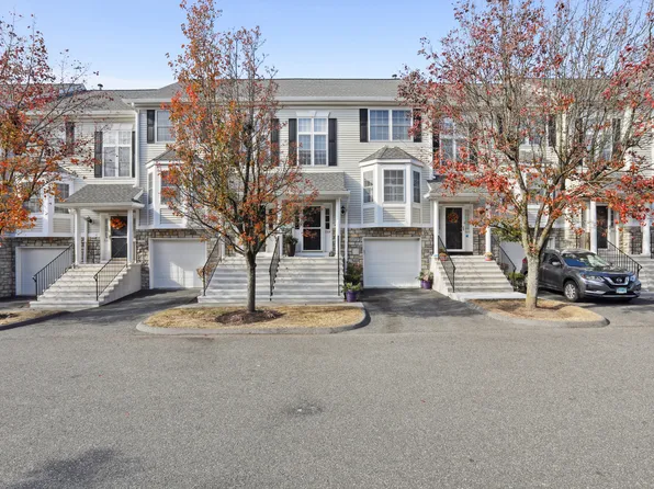 7004 Hancock Drive #7004, Danbury, CT 06811