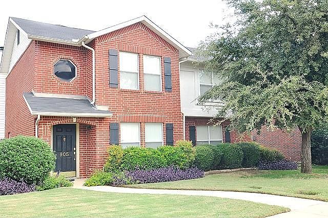 1st image of 905 Valleybrook Dr