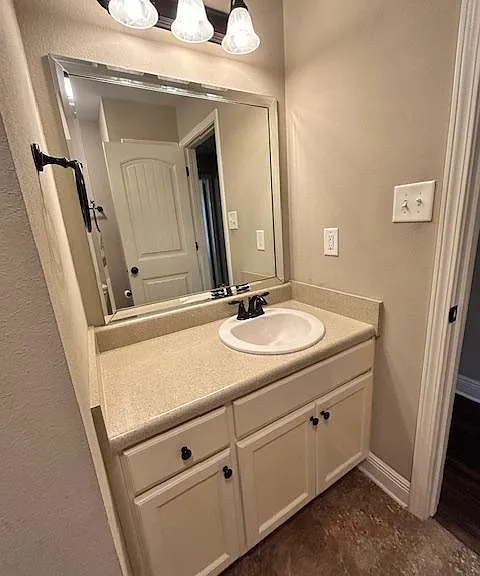 2nd Bathroom