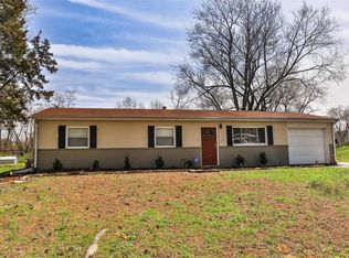 240 Howard Dr, Ballwin, MO 63021