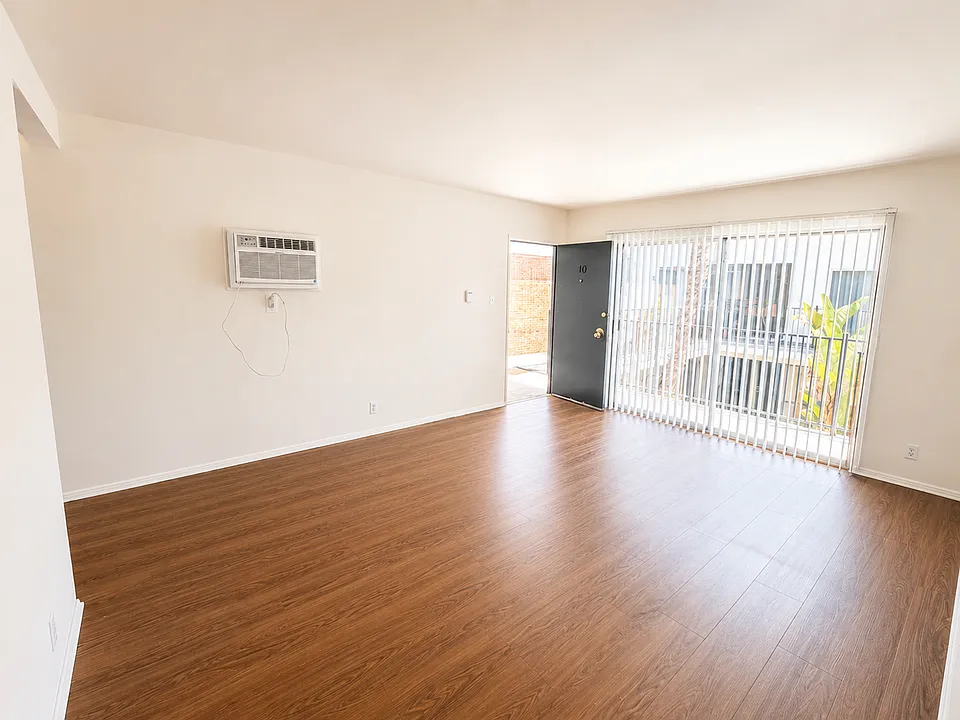 10250 W Camarillo St